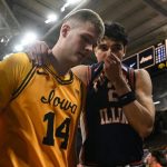 Illinois vs Iowa live updates, predictions, time, how to watch Elite 8 game